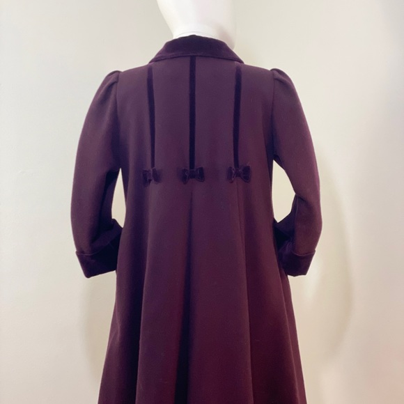 Vintage Rothschild Burgundy Coat with Bows. Dry Cleaned. - Picture 7 of 15